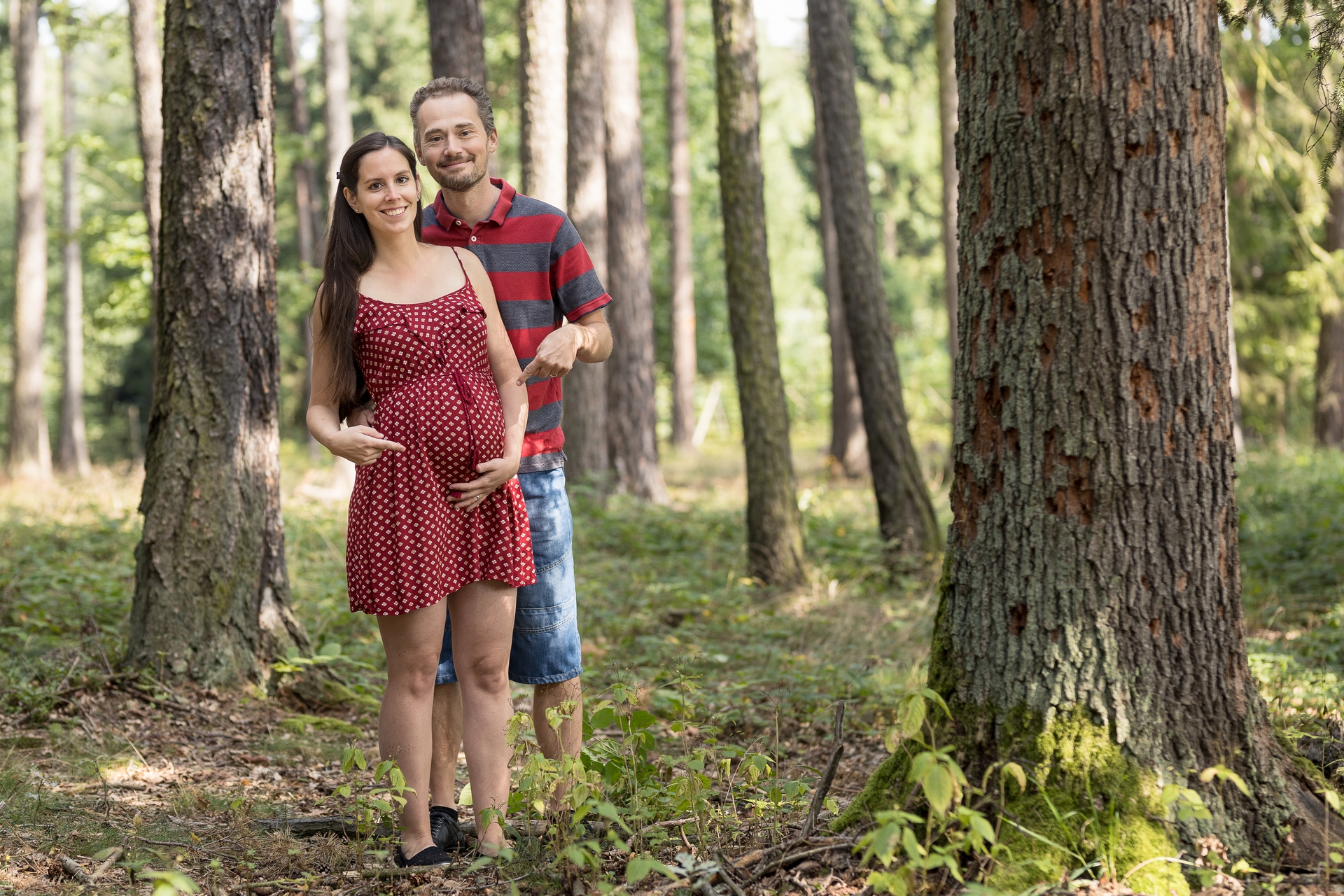 Těhotenské fotografování párů v lese