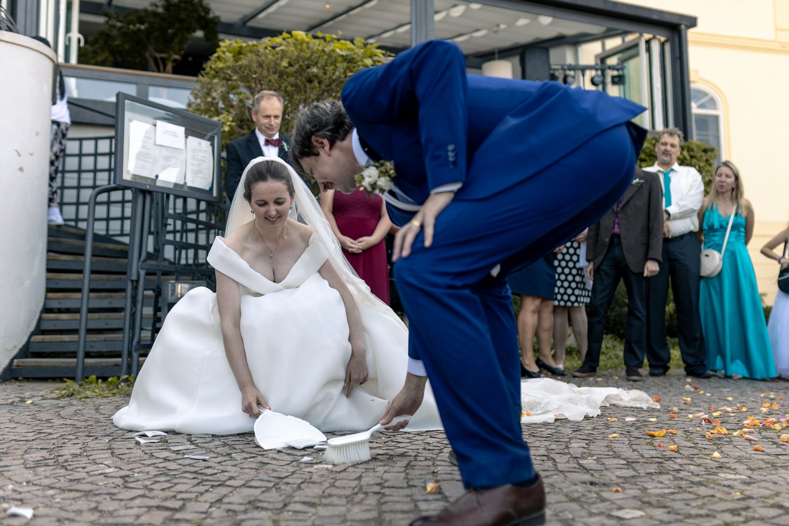 Pražská svatba - ženich s nevěstou v Restaurant Nebozízek