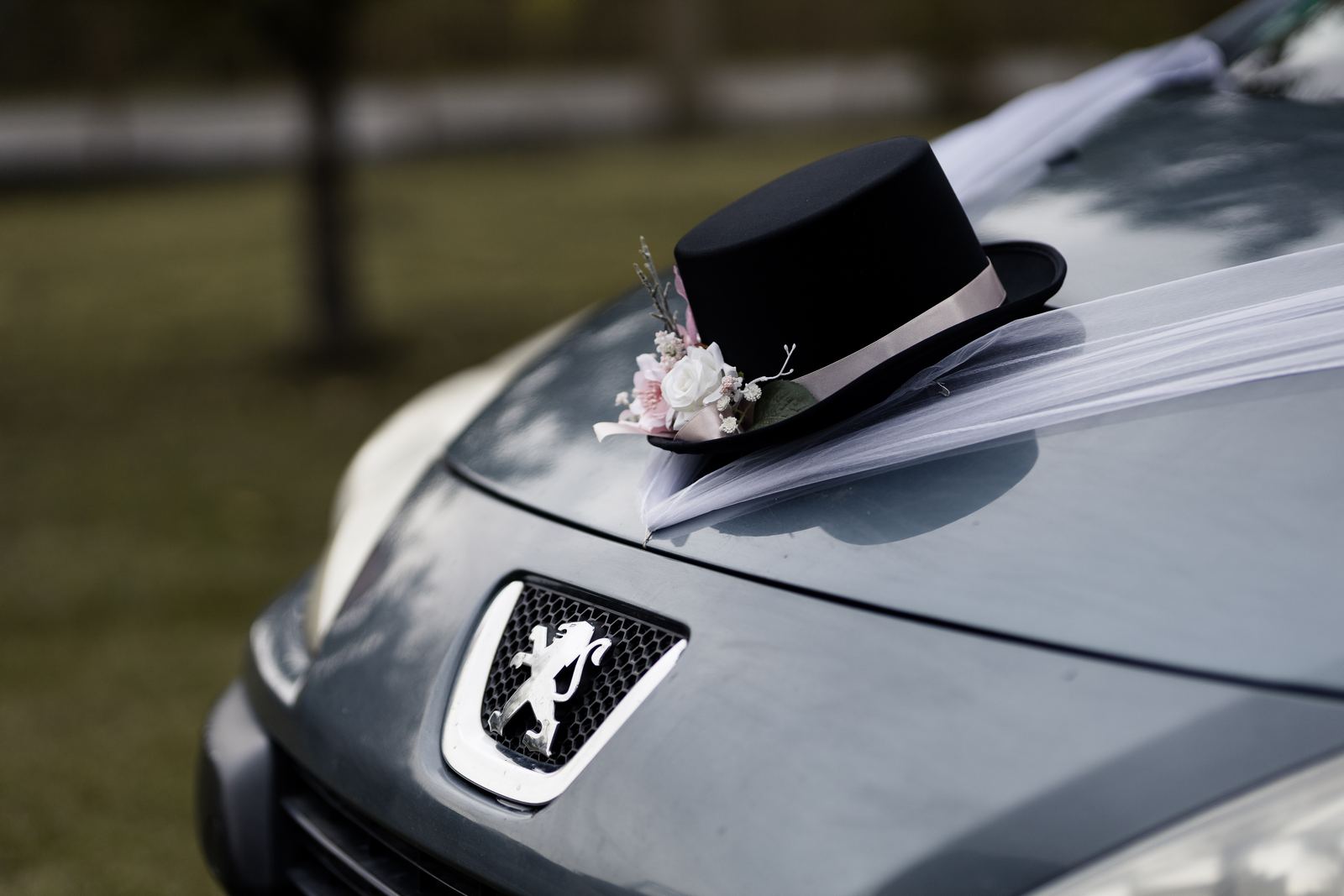 Svatba v Příbrami na Svaté Hoře a v Drahlíně - zdobění aut