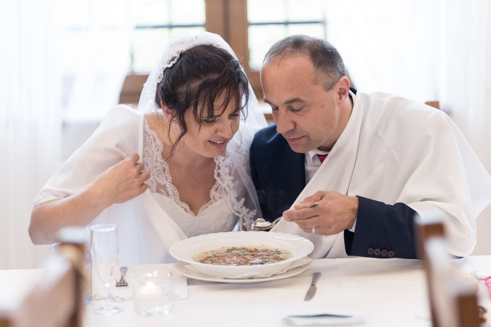Svatba v Příbrami na Svaté Hoře a v Drahlíně - jezení polévky
